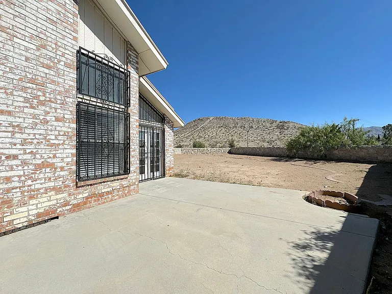 923 Centennial Dr — Photo 16