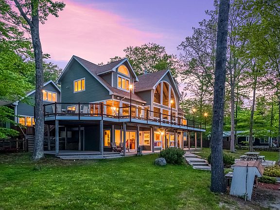 Twilight at 125 Windermere