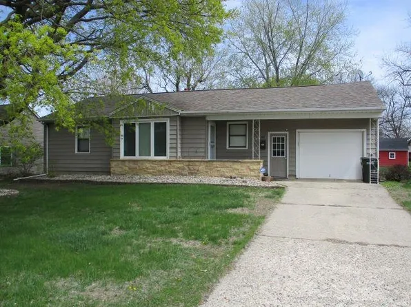 204 Superior St, Emmetsburg, IA 50536