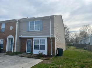 26 Riverchase Dr, Hampton, VA 23669