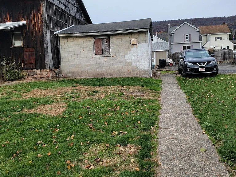 133 E Market St #2 — Photo 23