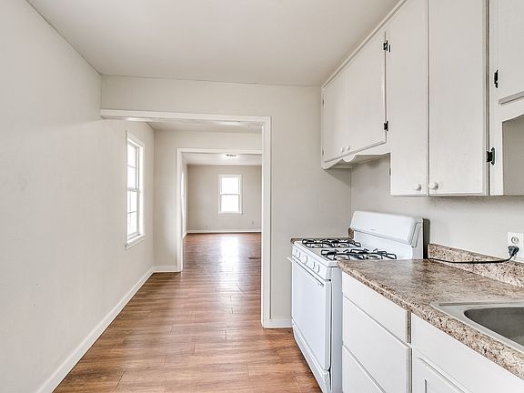 3rd image of 7402 SE 15th St