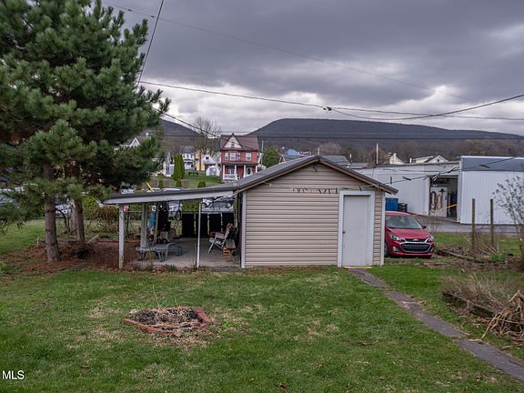 2nd image of 305 E Logan Ave