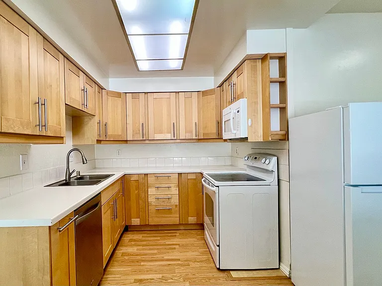 631 N Harvard Ave — Photo 6
