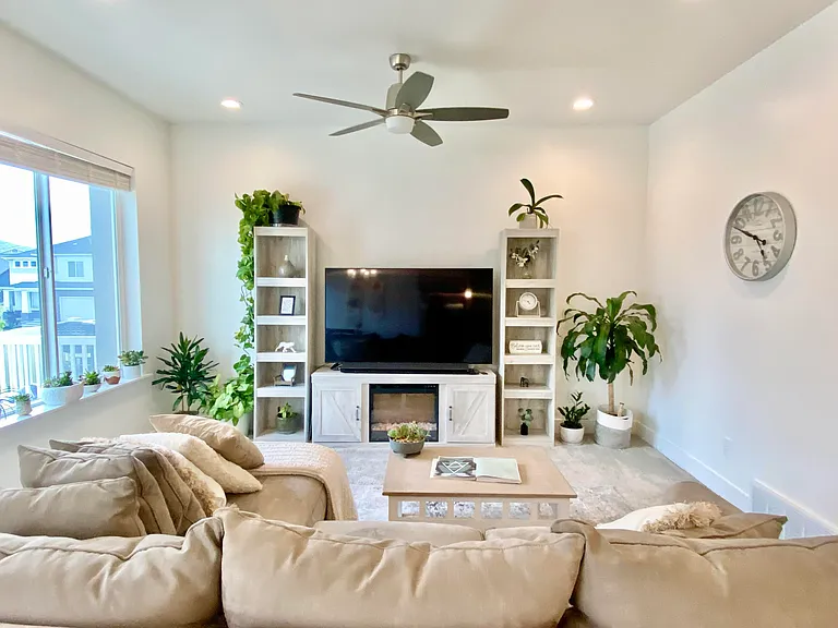 1781 W Newcastle Ln — Photo 9