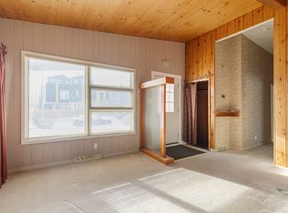 1704 48th Ave SW, Calgary, AB T2T2T1