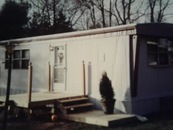 19736 Bertram Dr, Saegertown, PA 16433