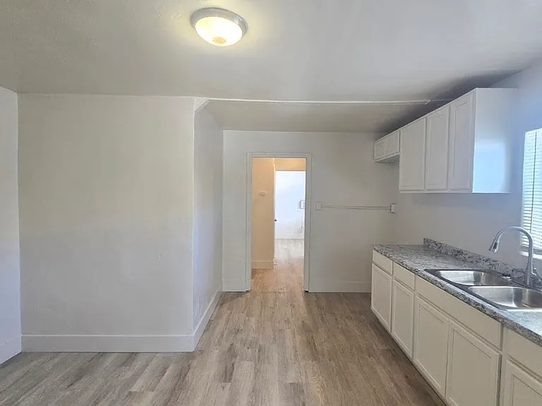 205 Santa Cruz St — Photo 9