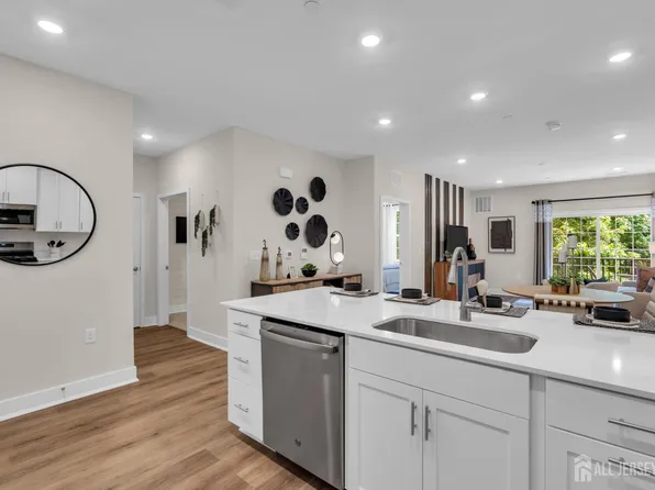 29311 Radford Ct, Monroe Township, NJ 08831