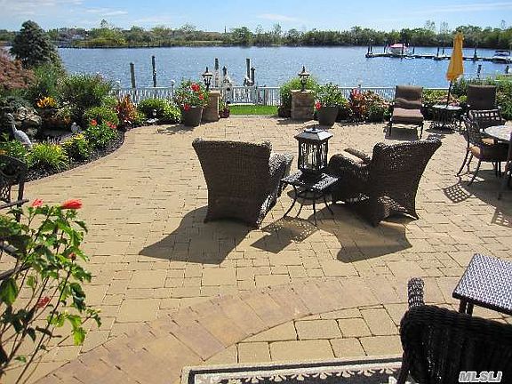 3rd image of 30 Crescent Cove Cir