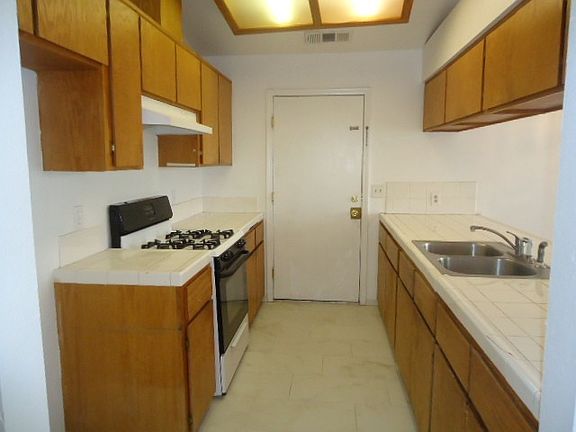 5th image of 1986 W Roby Ave #A