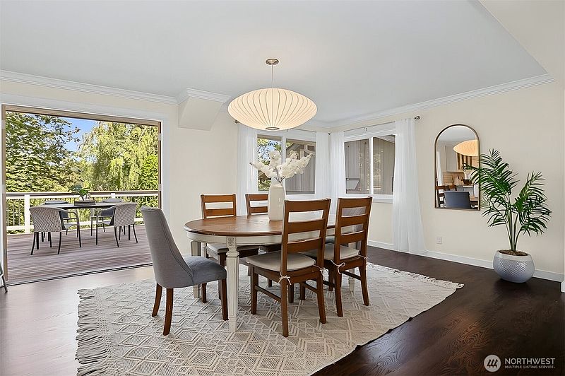 4th image of 9652 42nd Avenue NE
