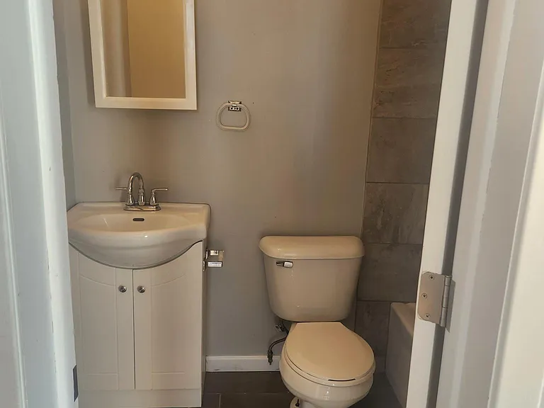 2711 Leavenworth St #2 — Photo 8