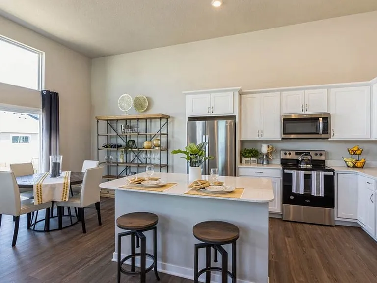 9684 Heightsview Dr — Photo 6