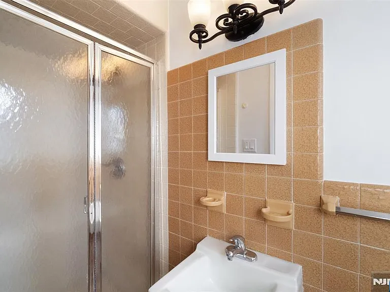 75 Cypress Rd — Photo 19