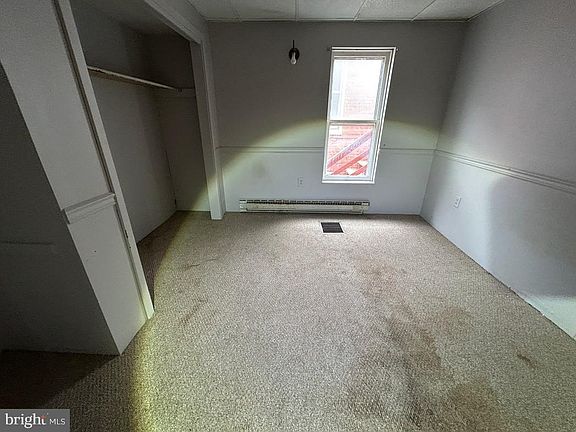 5th image of 21 N Queen St