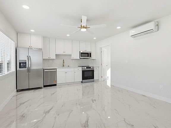 3rd image of 4625 Wendell St #1
