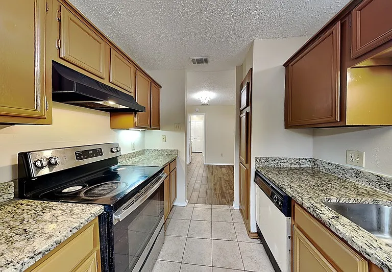 9600 Royal Ln #301 — Photo 6