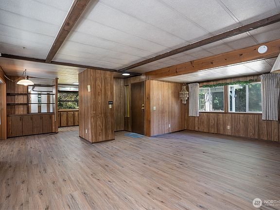 5th image of 12833 Squaw Wood Lane SE