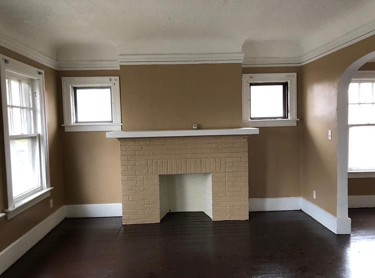 2nd image of 4344 Cortland St