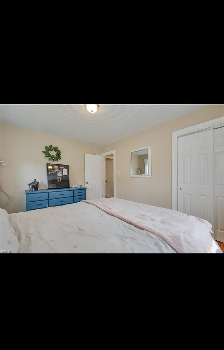 4 bed, 2.0 bath, 1521 sqft, $2,500 — Photo 1