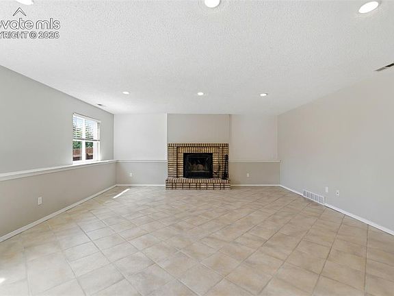 3rd image of 4827 Herndon Cir