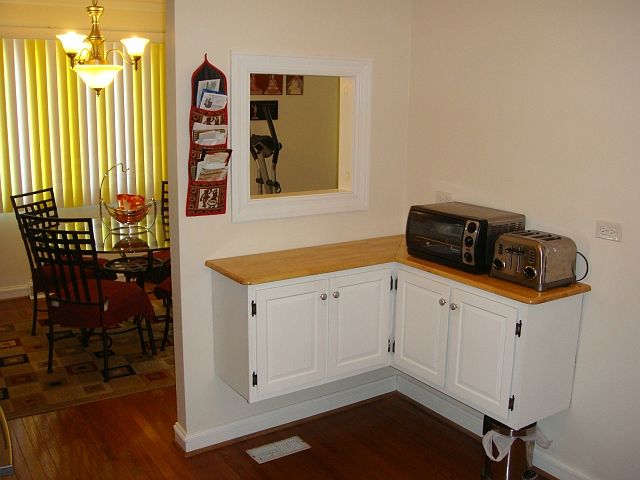 Kitchen: extra cabinets