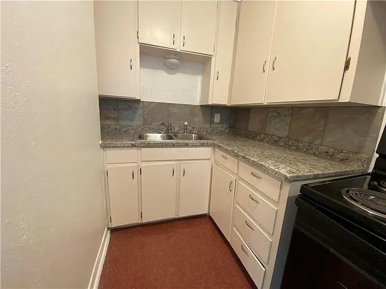 302 W Valley Rd #3 — Photo 3