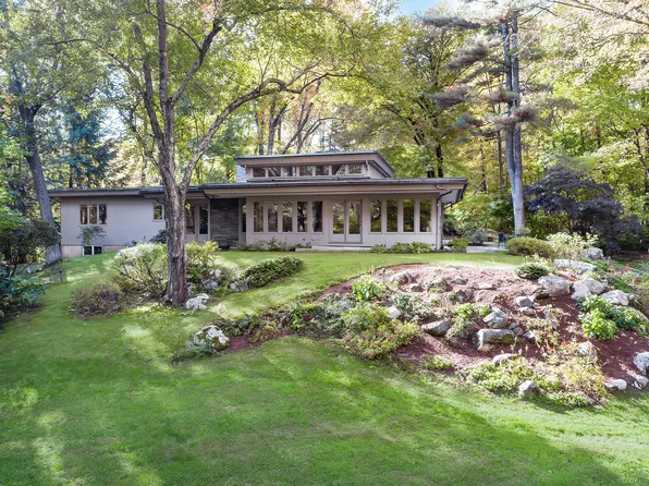 22 Pin Pack Road, Ridgefield, CT 06877