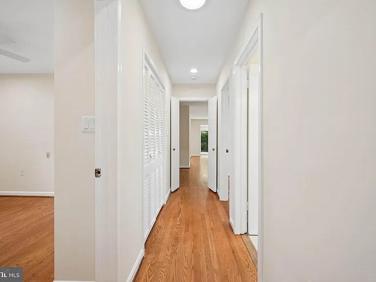 7016 Hopewood St — Photo 40