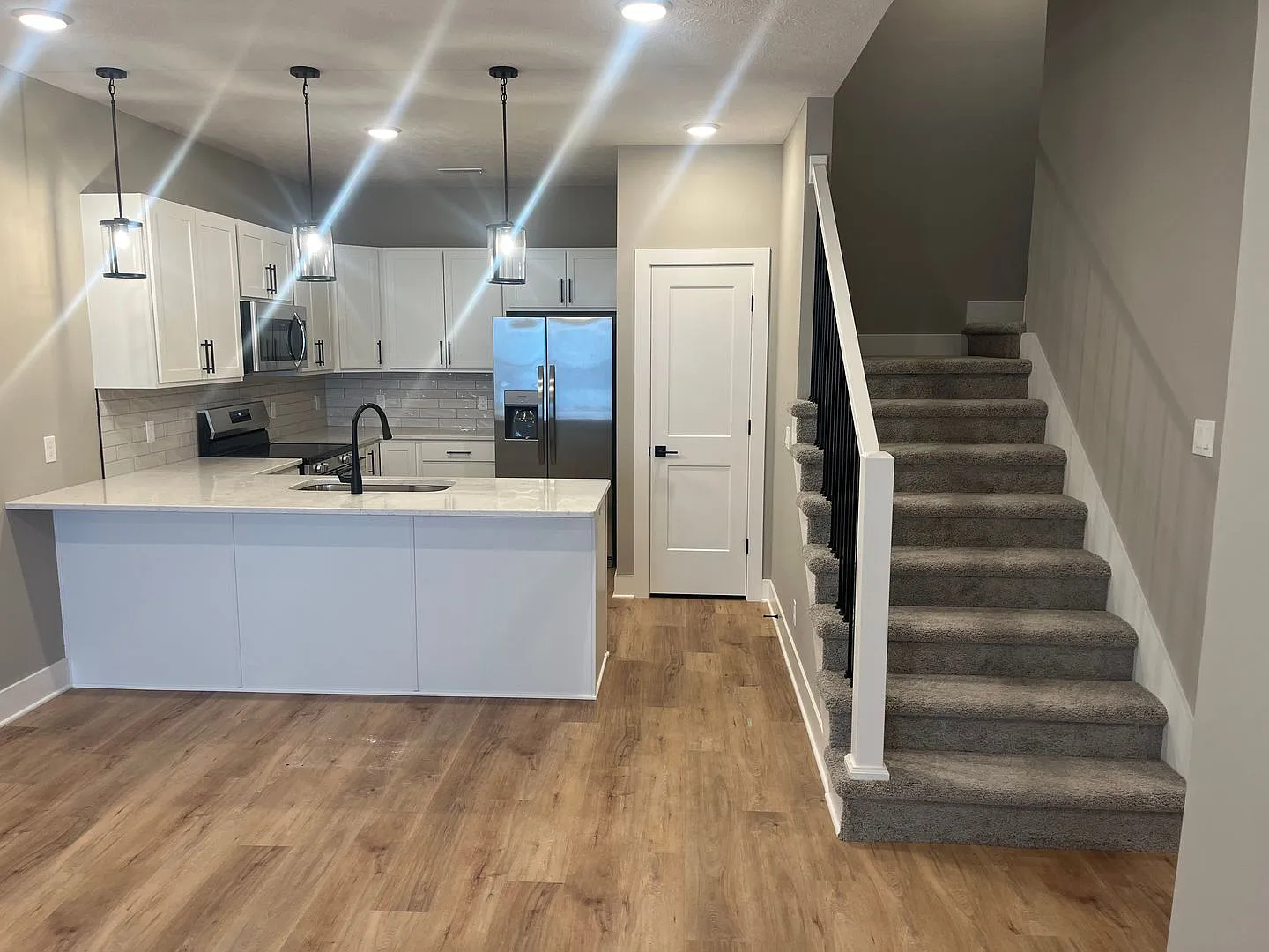3 Bed 3.5 Bath-New Construction! — Photo 4