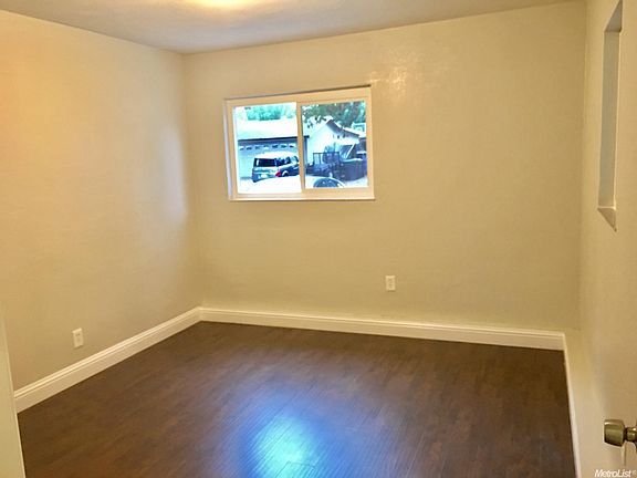 5th image of 7904 Peppertree Dr