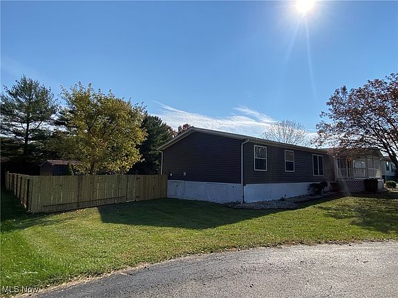 3rd image of 108 Brandi Dr