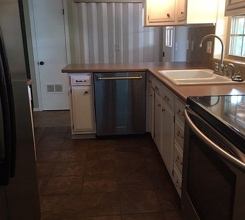 4th image of 216 W Freeman Ave