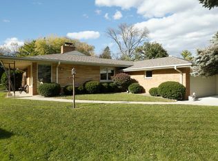 8344 W Dreyer Pl, West Allis, WI 53219