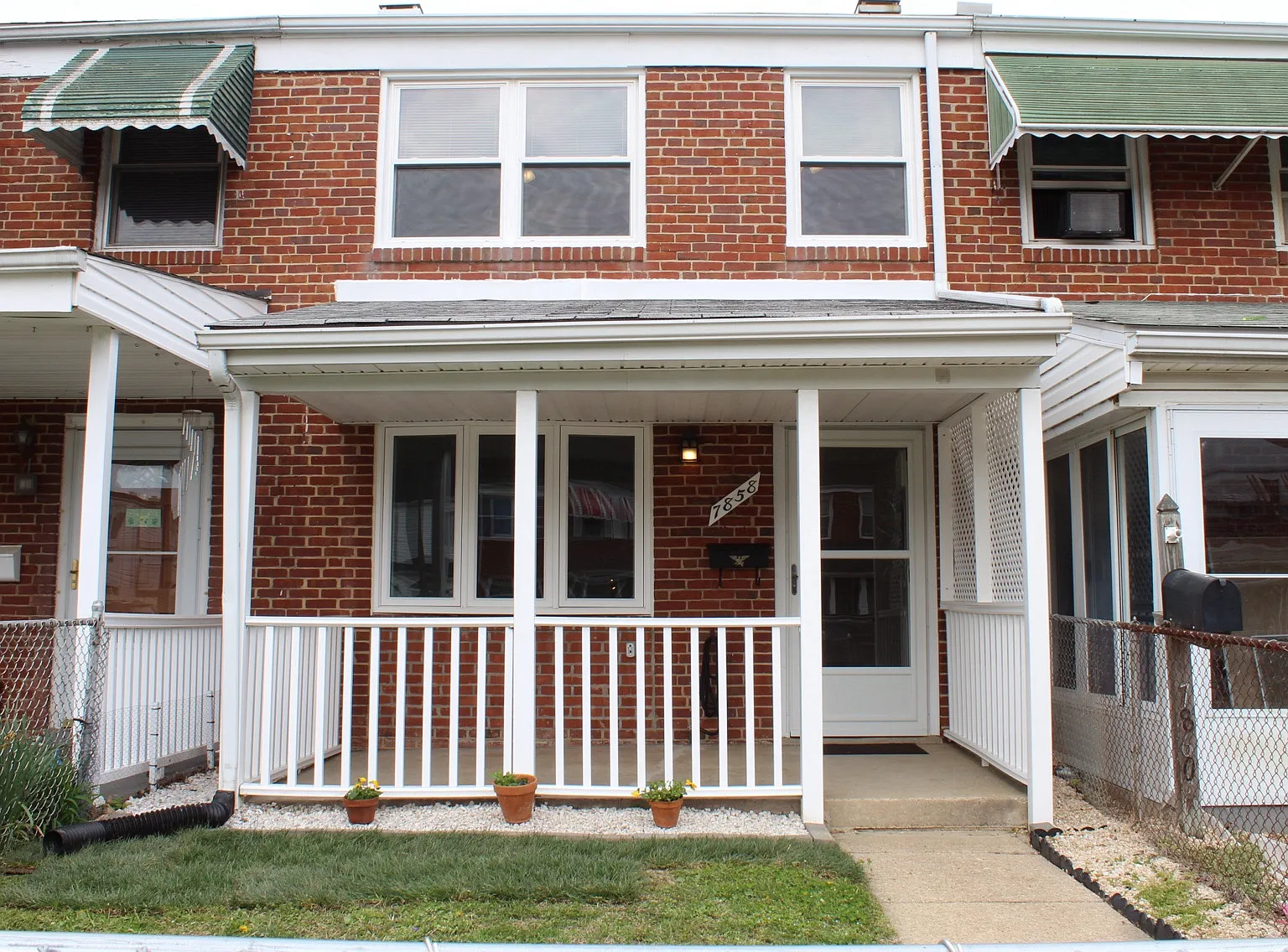 3 bed, 1.5 bath, 1024 sqft, $2,050 — Photo 1