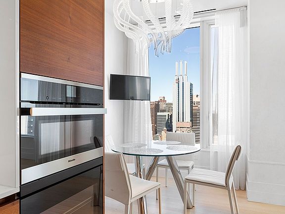 5th image of 252 E 57th St #54A