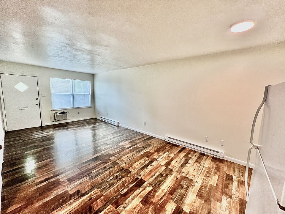 1st image of 302 N Spring St #11263532