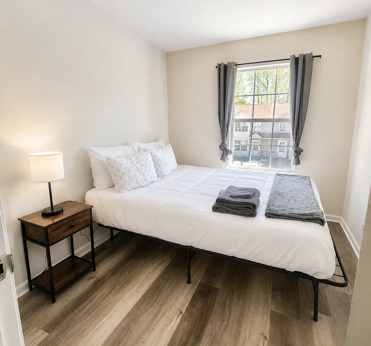 3 bed, 1800 sqft, $2,500 — Photo 2