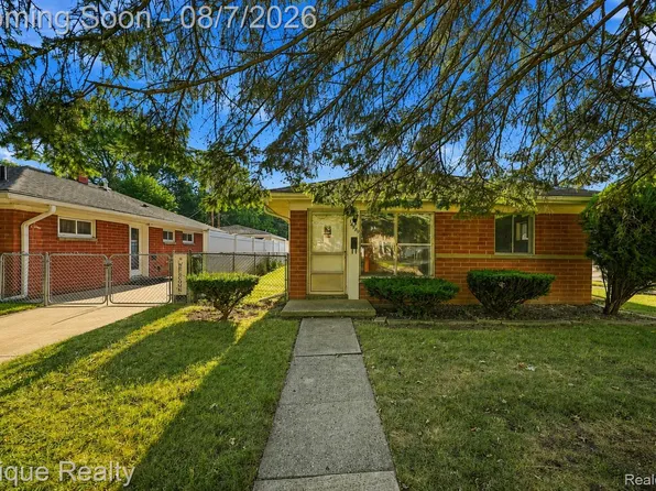 14589 Helen St, Southgate, MI 48195