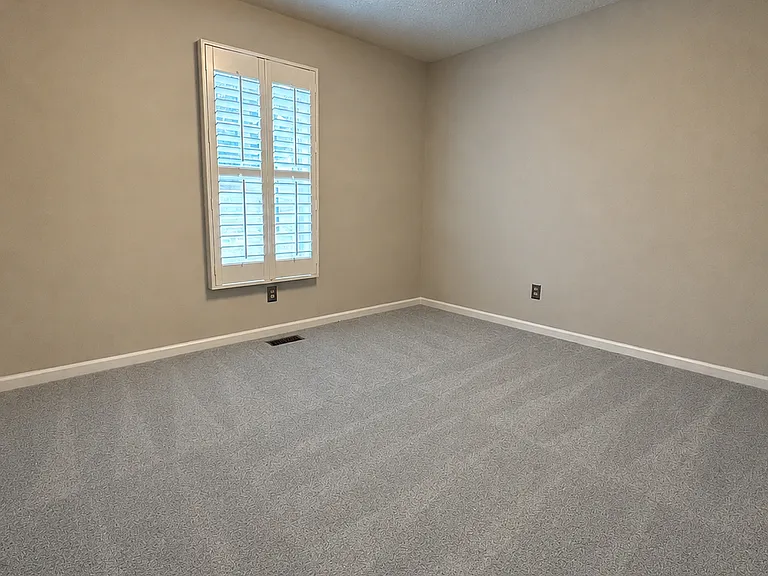 203 Polly Dr — Photo 13
