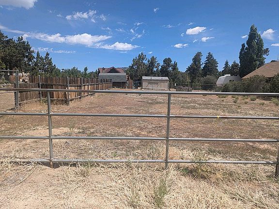 Fully fenced