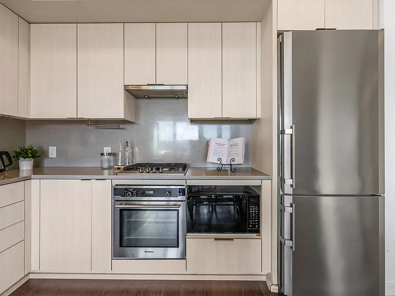 590 1st Ave S #603 — Photo 5