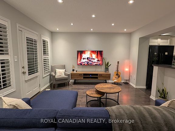 4th image of 24 Midhope Way