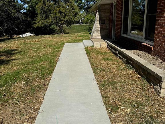 5th image of 23458 Dogwood Ln