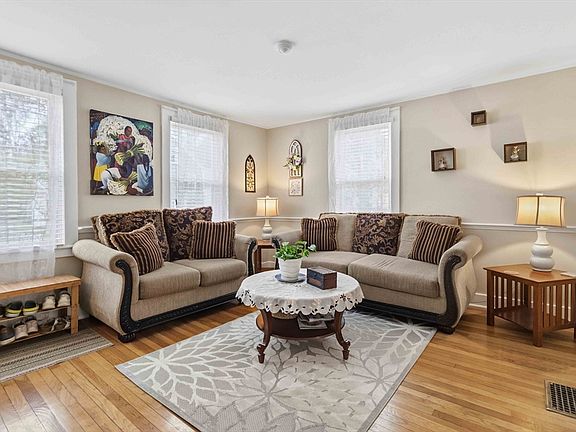 5th image of 43 Forrester St APT 1