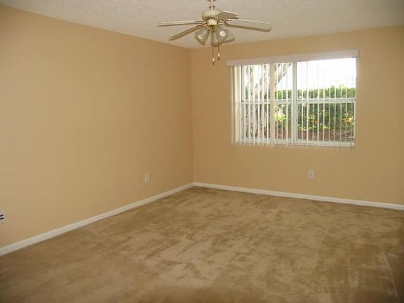 4th image of 2619 SE 19th Ct #106-B
