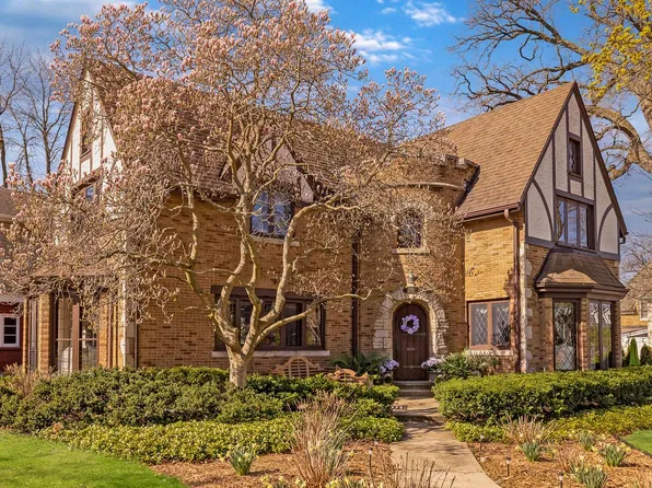 5325 North Lake DRIVE, Whitefish Bay, WI 53217