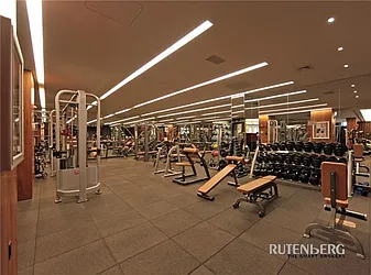 Rented by R New York