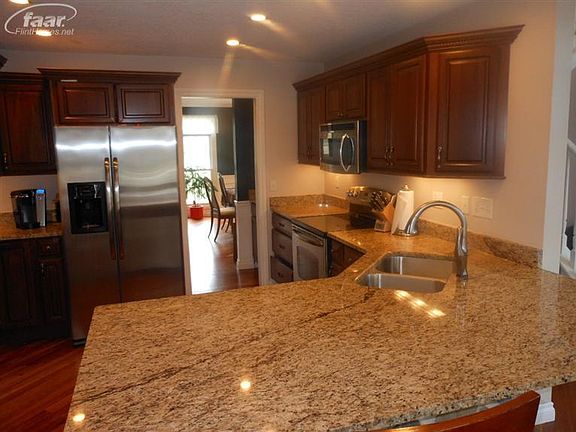3rd image of 9134 Larch Ct